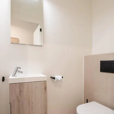 Exquisit With The Beautiful Views 아파트 *